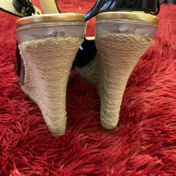 Shoes - Picture 4 of 5